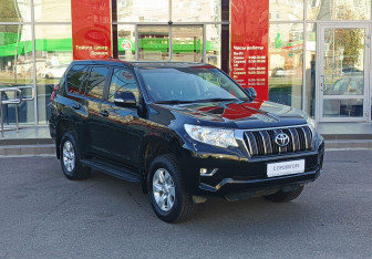 Подержанный автомобиль Toyota Land Cruiser Prado 2019 года (3 фото)