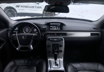 Подержанный автомобиль Volvo S80 2012 года (10 фото)