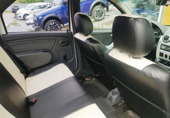 Подержанный автомобиль Renault Logan Sedan 2013 года (10 фото)