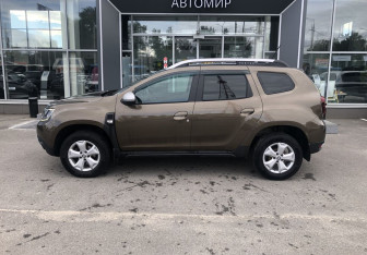 Подержанный автомобиль Renault Duster 2021 года (8 фото)