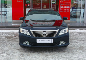 Подержанный автомобиль Toyota Camry Sedan 2012 года (2 фото)