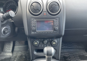 Подержанный автомобиль Nissan Qashqai 2010 года (13 фото)