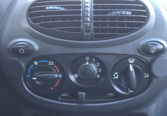 Подержанный автомобиль LADA (ВАЗ) Kalina Hatchback 2013 года (14 фото)