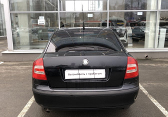 Подержанный автомобиль Skoda Octavia Liftback 2007 года (6 фото)