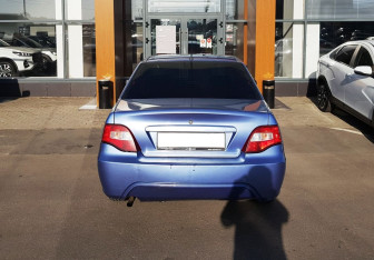 Подержанный автомобиль Daewoo Nexia Sedan 2008 года (6 фото)