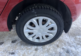 Подержанный автомобиль Renault Sandero 2014 года (15 фото)