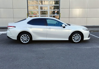 Новый Toyota Camry Sedan 2021 (4 фото)