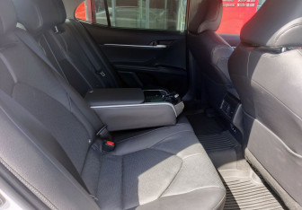 Подержанный автомобиль Toyota Camry Sedan 2021 года (15 фото)