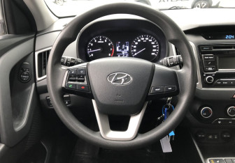 Подержанный автомобиль Hyundai Creta 2017 года (12 фото)