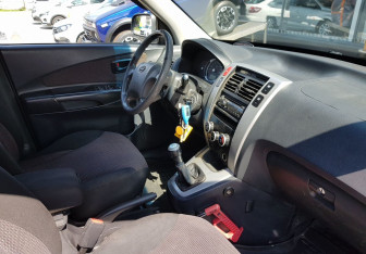 Подержанный автомобиль Hyundai Tucson 2007 года (9 фото)