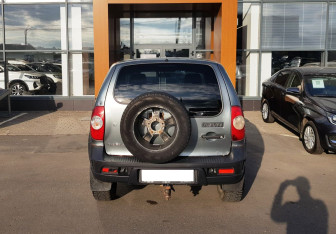 Подержанный автомобиль Chevrolet Niva 2017 года (6 фото)