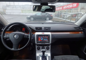 Подержанный автомобиль Volkswagen Passat Sedan 2006 года (13 фото)
