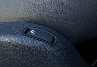 Подержанный автомобиль Renault Sandero 2011 года (13 фото)