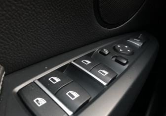 Подержанный автомобиль BMW X4 2016 года (13 фото)