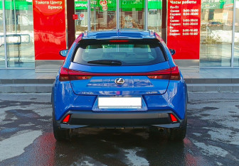Подержанный автомобиль Lexus UX 2020 года (6 фото)