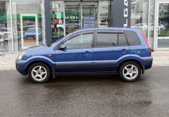 Подержанный автомобиль Ford Fusion 2008 года (8 фото)