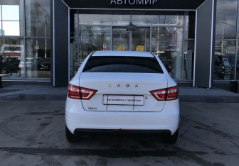 Подержанный автомобиль LADA (ВАЗ) Vesta Sedan 2017 года (6 фото)