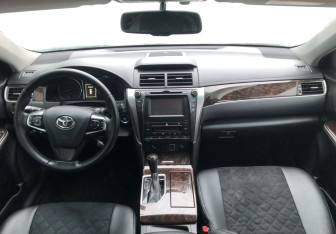 Подержанный автомобиль Toyota Camry Sedan 2016 года (10 фото)