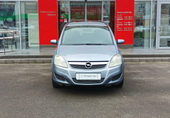 Подержанный автомобиль Opel Zafira Compactvan 2008 года (2 фото)