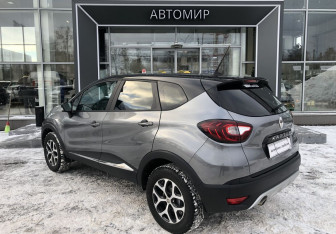 Подержанный автомобиль Renault Kaptur 2020 года (7 фото)