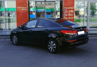 Подержанный автомобиль Kia Rio Sedan 2015 года (7 фото)