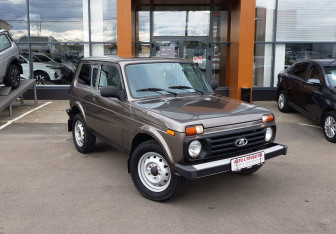 Подержанный автомобиль LADA (ВАЗ) 2121 (4x4) 2018 года (3 фото)