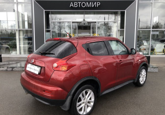 Подержанный автомобиль Nissan Juke 2012 года (5 фото)
