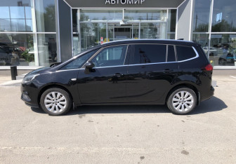 Подержанный автомобиль Opel Zafira Minivan 2016 года (8 фото)