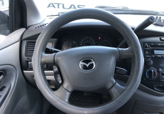 Подержанный автомобиль Mazda MPV 2002 года (12 фото)
