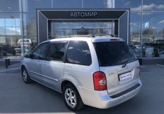 Подержанный автомобиль Mazda MPV 2002 года (7 фото)
