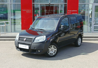 Подержанный автомобиль Fiat Doblo 2011 года (1 фото)