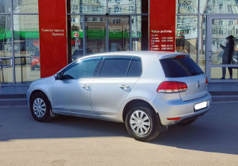 Подержанный автомобиль Volkswagen Golf Hatchback 2011 года (7 фото)
