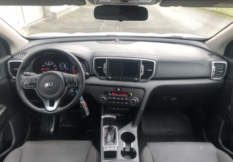 Подержанный автомобиль Kia Sportage 2018 года (10 фото)