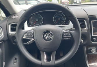Подержанный автомобиль Volkswagen Touareg 2012 года (12 фото)