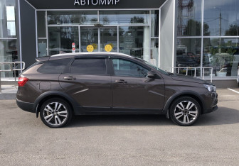 Подержанный автомобиль LADA (ВАЗ) Vesta Wagon 2020 года (4 фото)