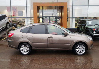 Подержанный автомобиль LADA (ВАЗ) Granta Liftback 2024 года (4 фото)