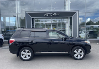 Подержанный автомобиль Toyota Highlander 2013 года (4 фото)