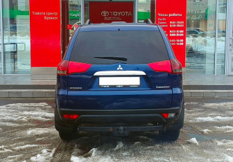 Подержанный автомобиль Mitsubishi Pajero Sport 2014 года (6 фото)