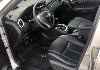 Подержанный автомобиль Nissan X-Trail 2015 года (9 фото)
