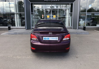 Подержанный автомобиль Hyundai Solaris Sedan 2013 года (6 фото)
