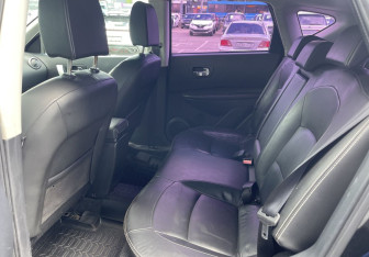 Подержанный автомобиль Nissan Qashqai 2010 года (11 фото)