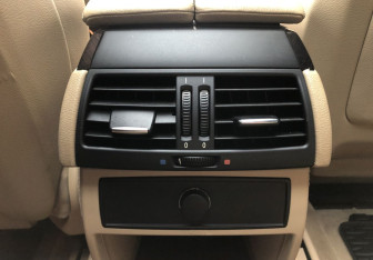 Подержанный автомобиль BMW X5 2008 года (18 фото)