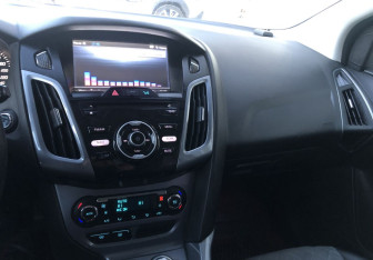 Подержанный автомобиль Ford Focus Hatchback 2014 года (15 фото)