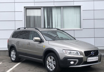 Подержанный автомобиль Volvo XC70 2014 года (3 фото)