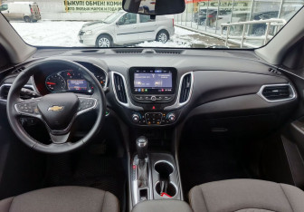 Подержанный автомобиль Chevrolet Equinox 2020 года (15 фото)