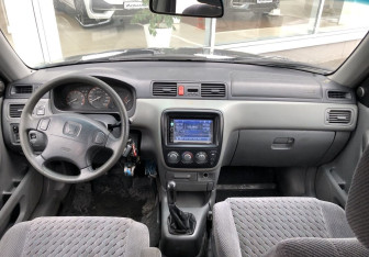 Подержанный автомобиль Honda CR-V 2000 года (10 фото)