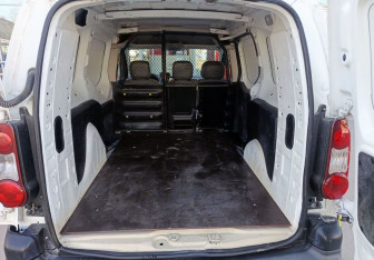 Подержанный автомобиль Peugeot Partner 2013 года (12 фото)