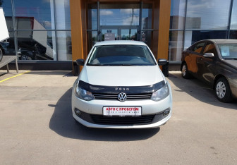 Подержанный автомобиль Volkswagen Polo Sedan 2010 года (2 фото)
