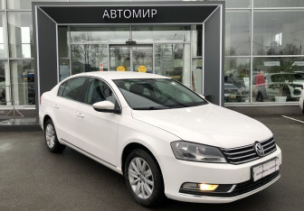 Подержанный автомобиль Volkswagen Passat Sedan 2012 года (3 фото)