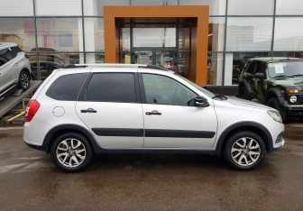 Подержанный автомобиль LADA (ВАЗ) Granta Wagon 2022 года (4 фото)